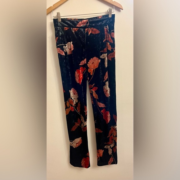 Molly Bracken Velvet Floral Print Trousers Black sz M NWOT - Picture 2 of 7
